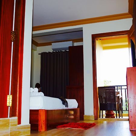 Dynsey Boutique Hotel Пном Пен Екстериор снимка