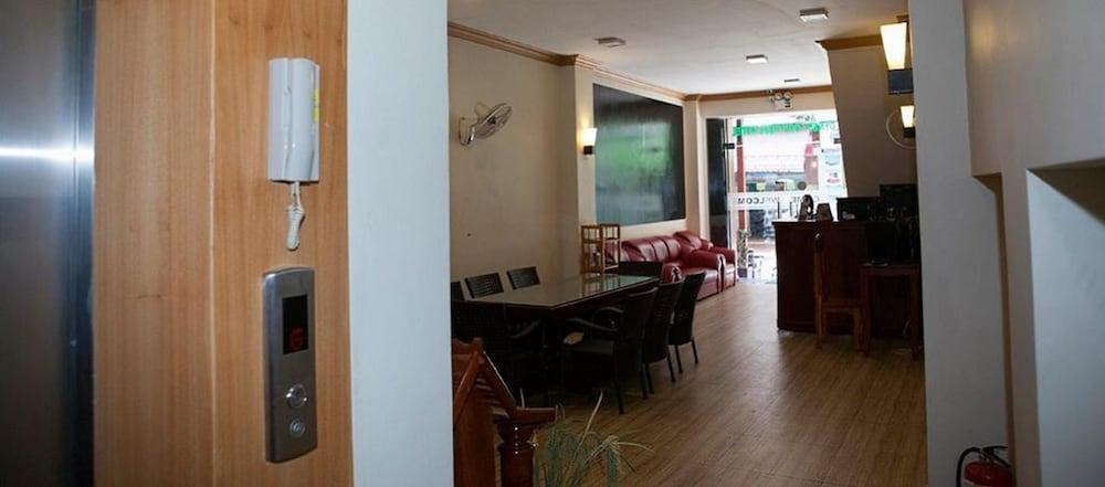 Dynsey Boutique Hotel Пном Пен Екстериор снимка
