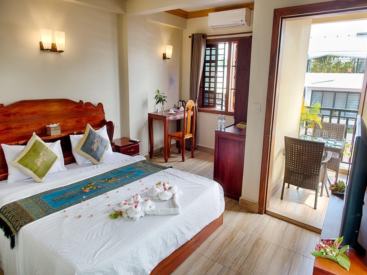 Dynsey Boutique Hotel Пном Пен Екстериор снимка
