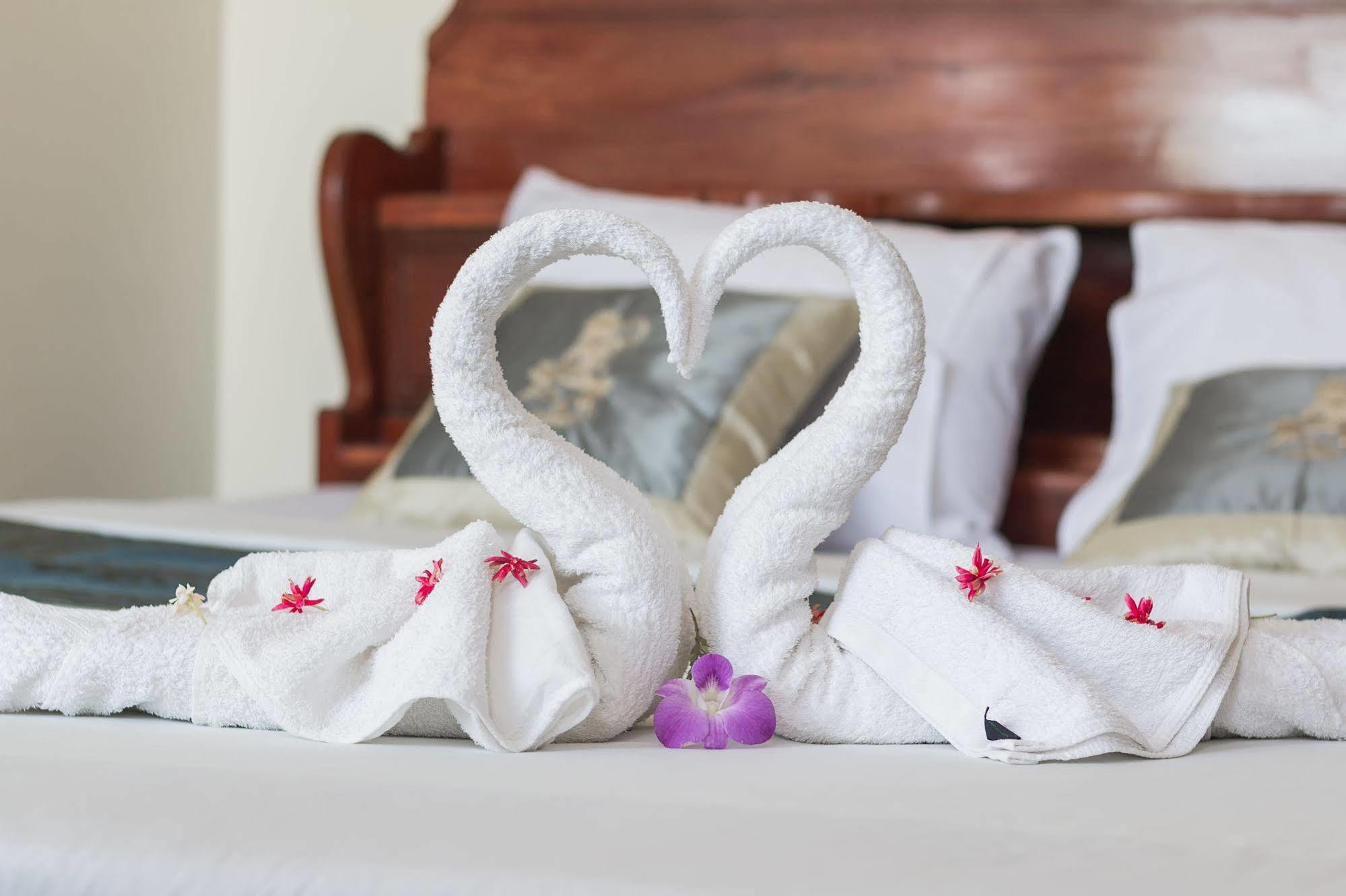 Dynsey Boutique Hotel Пном Пен Екстериор снимка