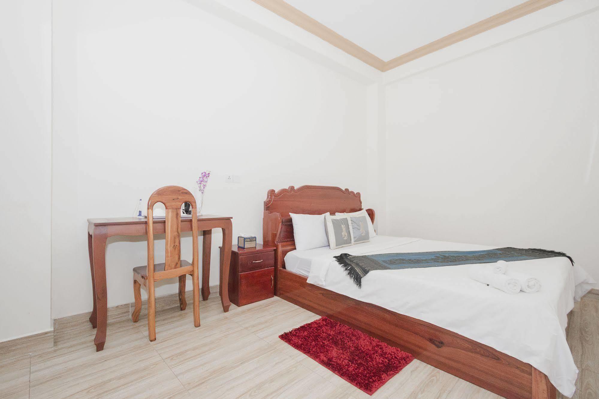 Dynsey Boutique Hotel Пном Пен Екстериор снимка
