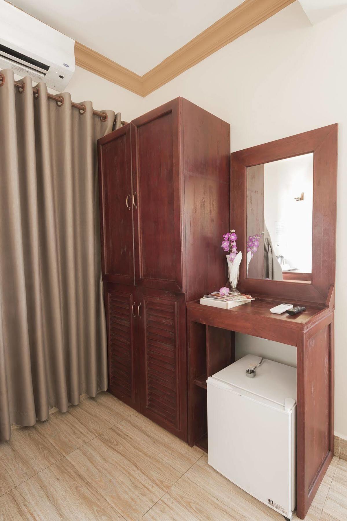 Dynsey Boutique Hotel Пном Пен Екстериор снимка